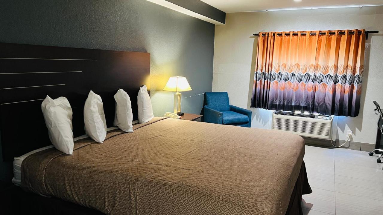Regency Inn & Suits Houston Exterior photo