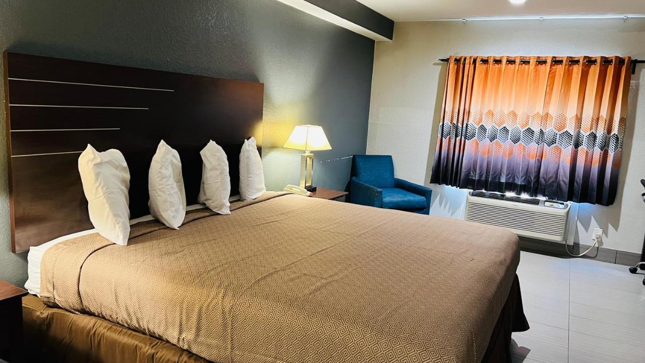 Regency Inn & Suits Houston Exterior photo